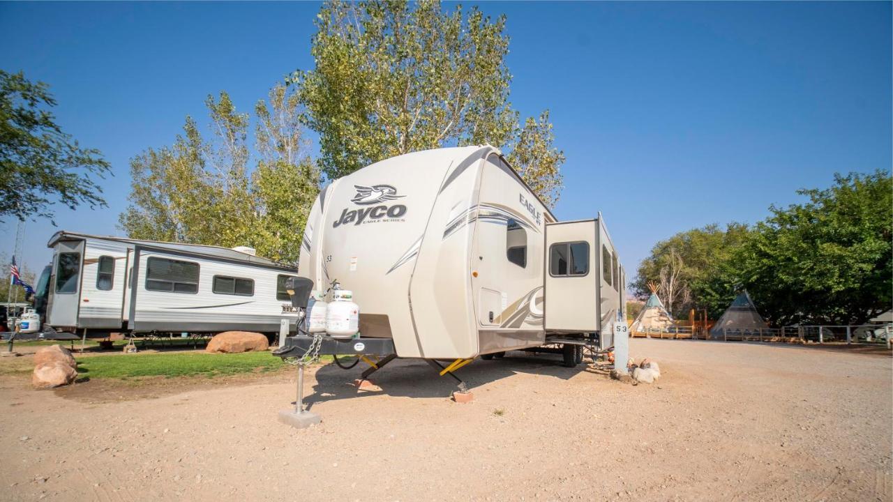 Outdoor Glamping Jayco Rv Ok35 Lejlighed Moab Eksteriør billede
